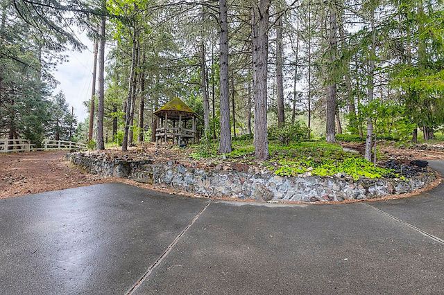 7310 N Applegate Road, Grants Pass, OR 97527