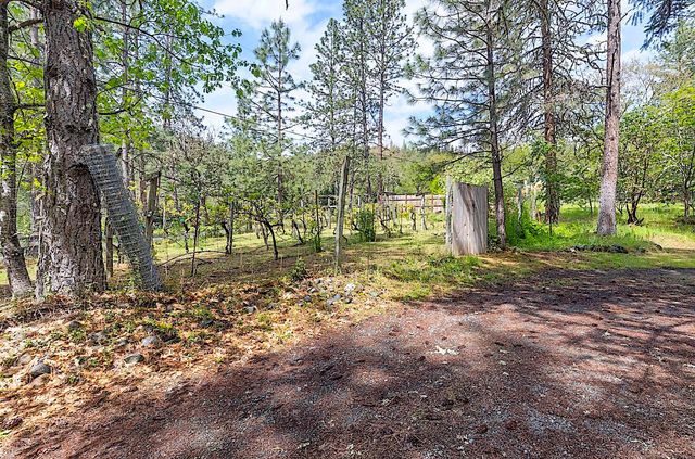 7310 N Applegate Road, Grants Pass, OR 97527