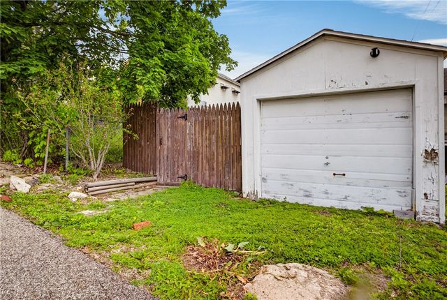 1616 Leolyn St, Carrick, PA 15210