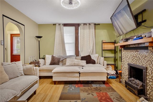 1616 Leolyn St, Carrick, PA 15210