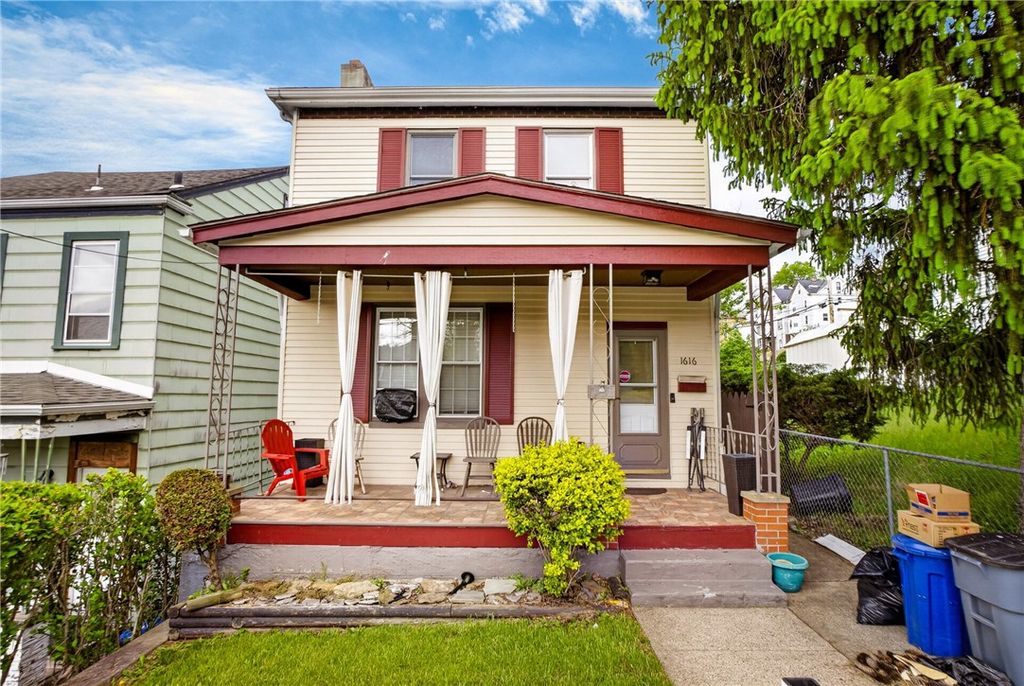 1616 Leolyn St, Carrick, PA 15210