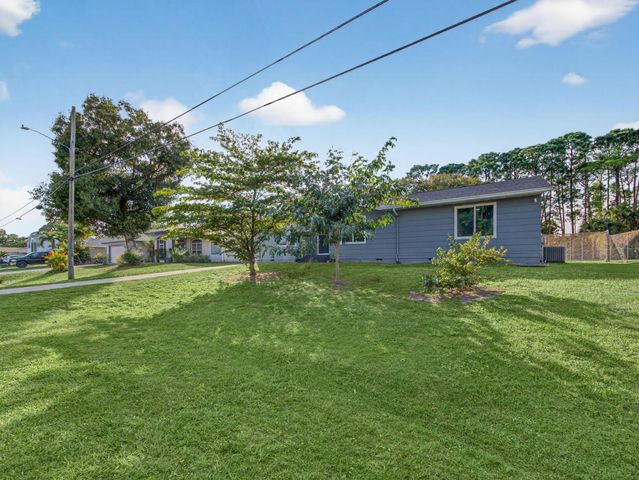 3142 SW Bridge Street, Port St Lucie, FL 34953