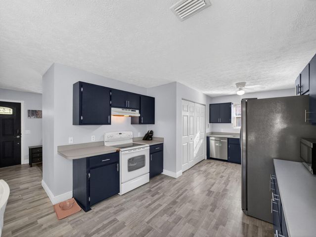 3142 SW Bridge Street, Port St Lucie, FL 34953