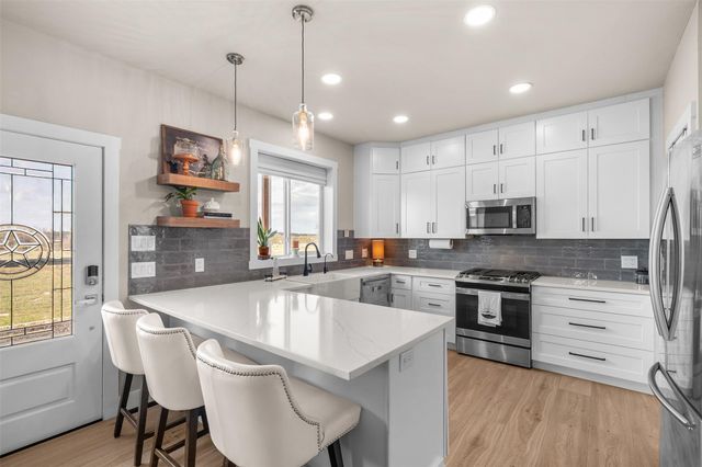 7993 Fm 487 W, Florence, TX 76527