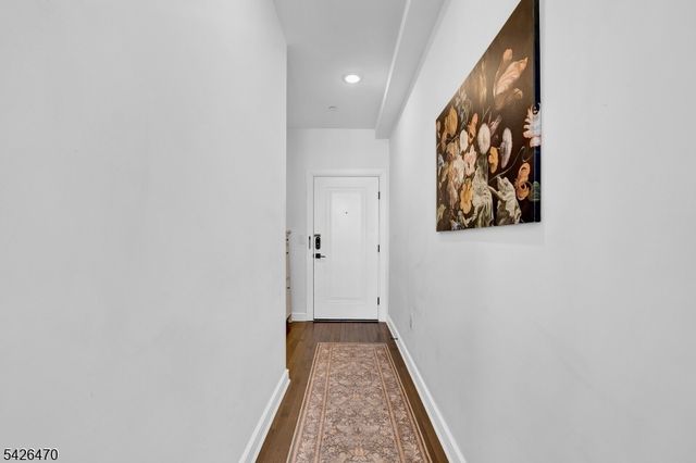 974 Summit Ave 401, Jersey City, NJ 07307