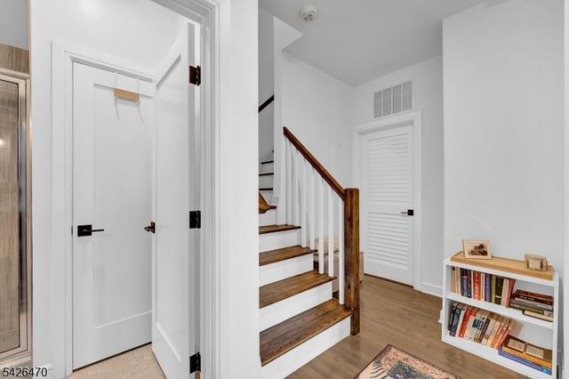 974 Summit Ave 401, Jersey City, NJ 07307