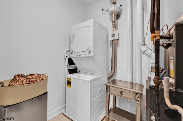 974 Summit Ave 401, Jersey City, NJ 07307