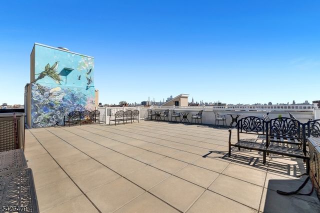 974 Summit Ave 401, Jersey City, NJ 07307