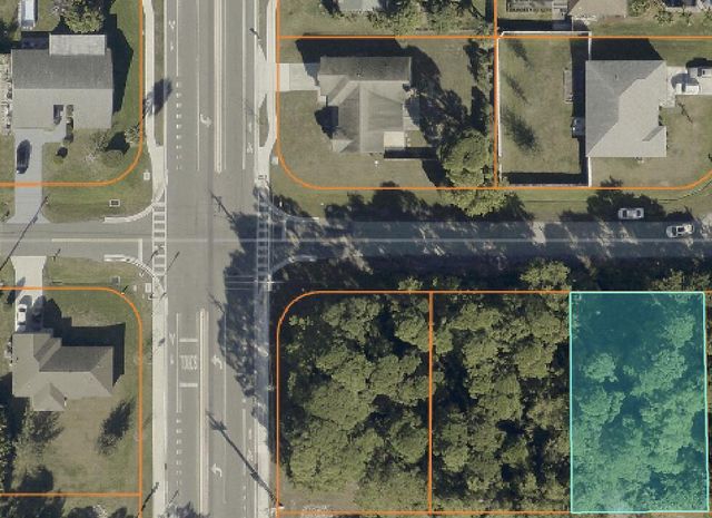 866 SE WALTERS Terrace, Port St. Lucie, FL 34983