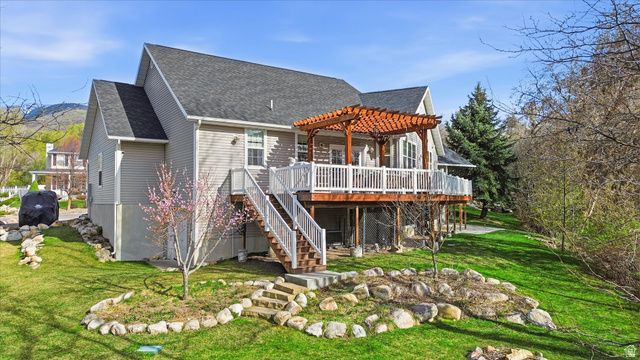 353 E ROBIN ST, Smithfield, UT 84335