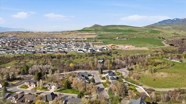 353 E ROBIN ST, Smithfield, UT 84335