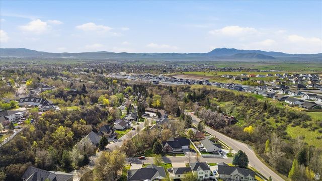 353 E ROBIN ST, Smithfield, UT 84335