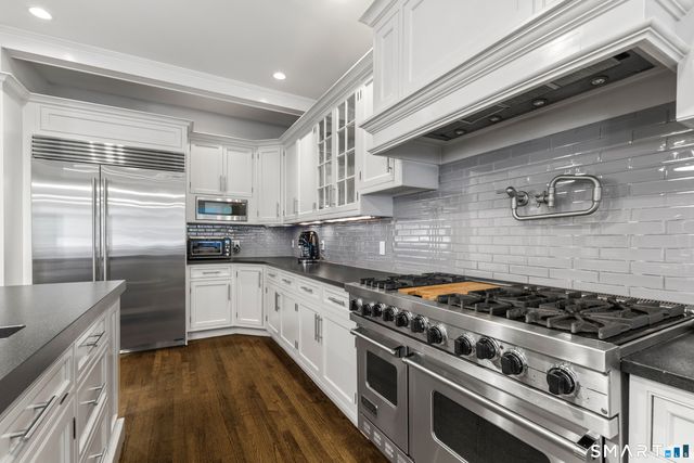 474 Brookside Road, New Canaan, CT 06840