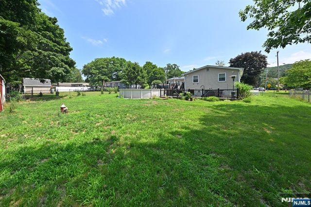 58 Grove Street, Wanaque, NJ 07465