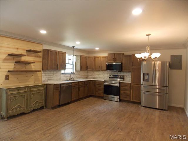 2015 Snider Road, Poplar Bluff, MO 63901
