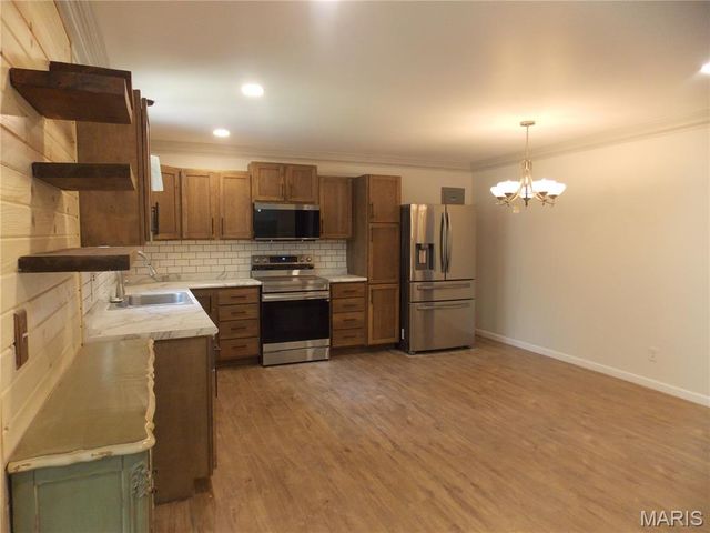 2015 Snider Road, Poplar Bluff, MO 63901