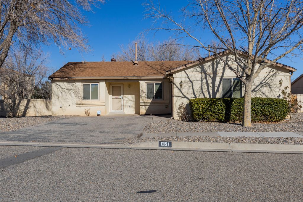 1351 Golden Eye Loop NE, Rio Rancho, NM 87144