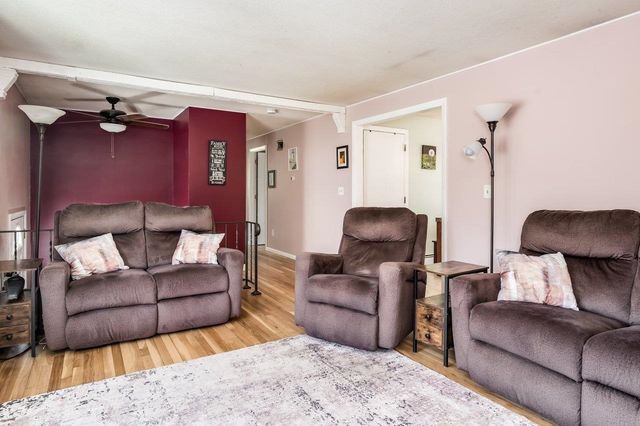 12 Westgate Road, Derry, NH 03038