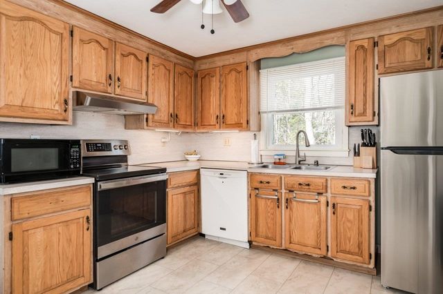 12 Westgate Road, Derry, NH 03038