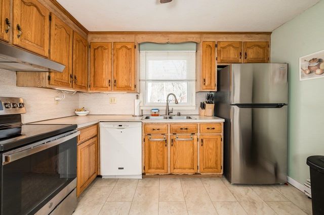 12 Westgate Road, Derry, NH 03038