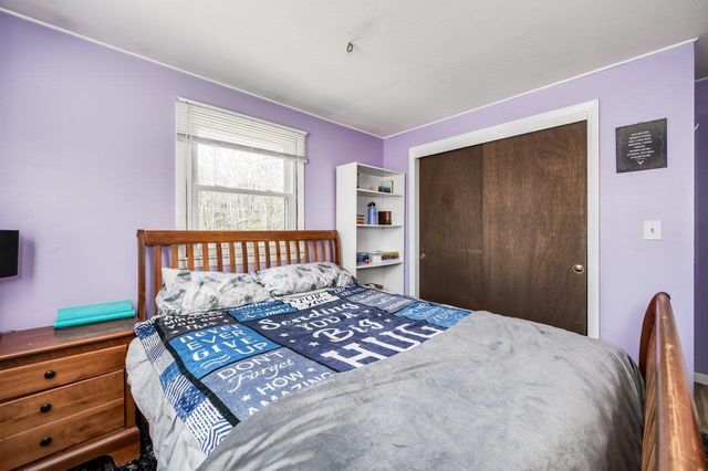 12 Westgate Road, Derry, NH 03038