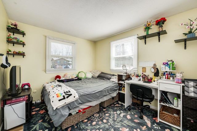 12 Westgate Road, Derry, NH 03038