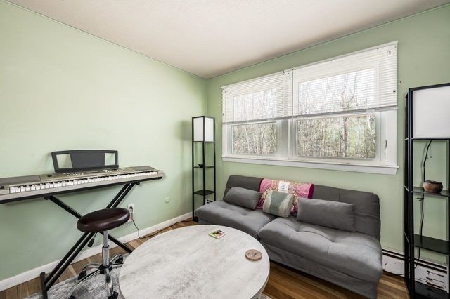 12 Westgate Road, Derry, NH 03038