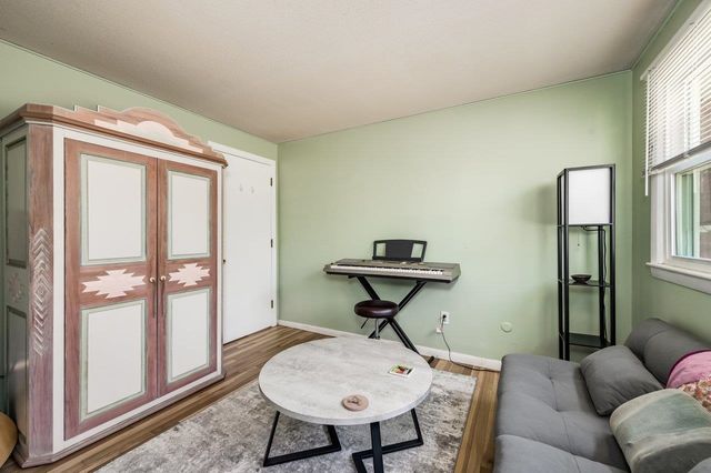 12 Westgate Road, Derry, NH 03038