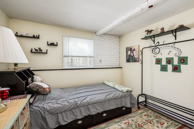 12 Westgate Road, Derry, NH 03038