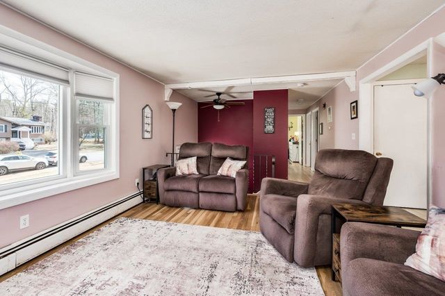 12 Westgate Road, Derry, NH 03038