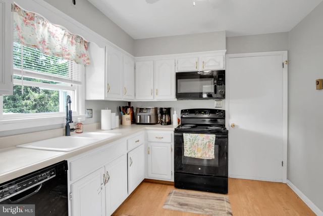 1924 ESTHER DR, Carlisle, PA 17013