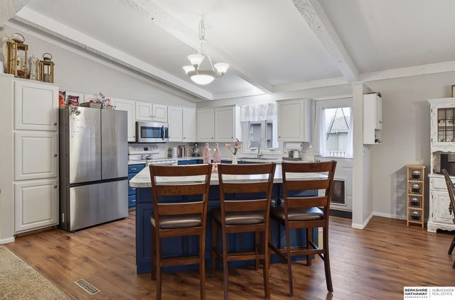 14210 Woolworth Circle, Omaha, NE 68144