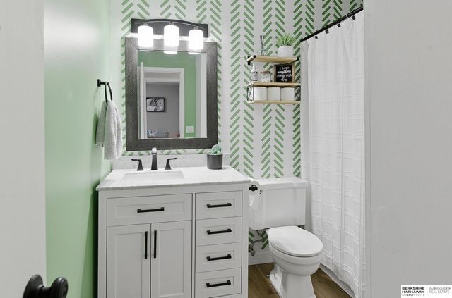 14210 Woolworth Circle, Omaha, NE 68144