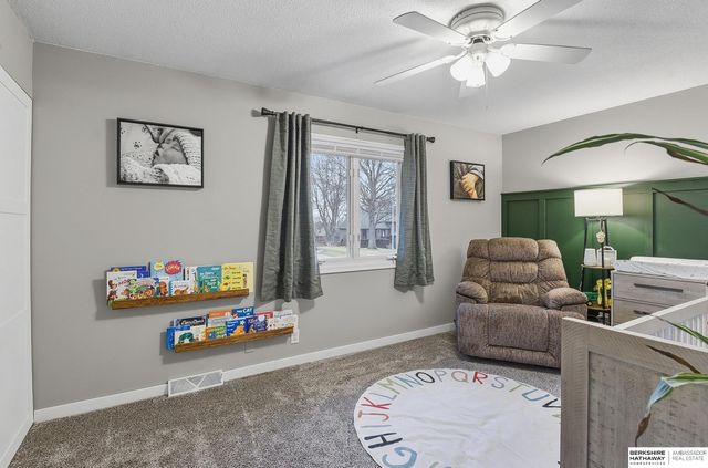 14210 Woolworth Circle, Omaha, NE 68144