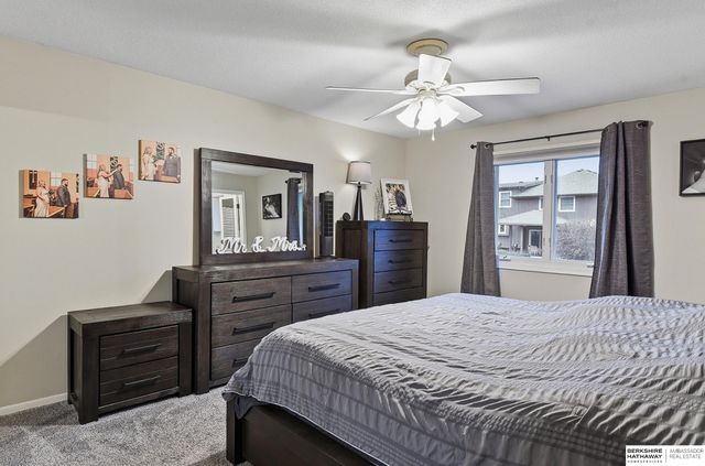 14210 Woolworth Circle, Omaha, NE 68144