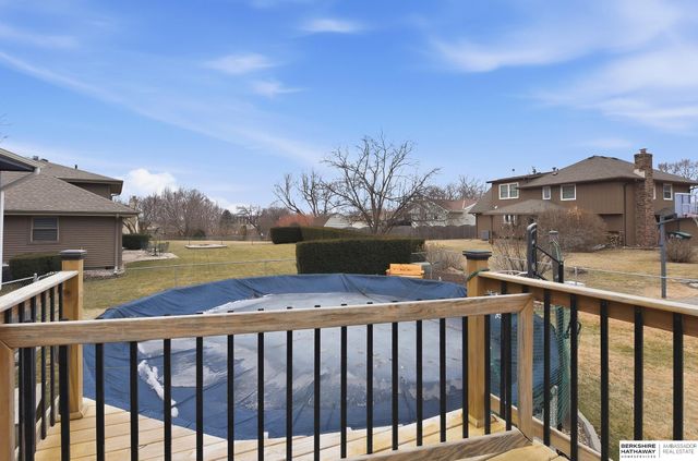 14210 Woolworth Circle, Omaha, NE 68144