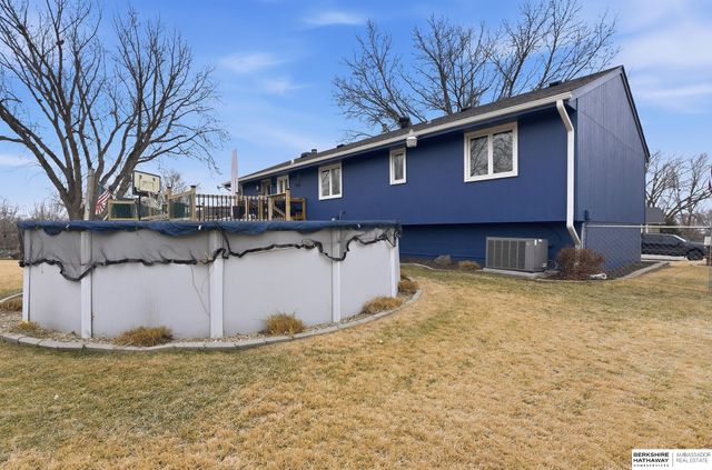 14210 Woolworth Circle, Omaha, NE 68144