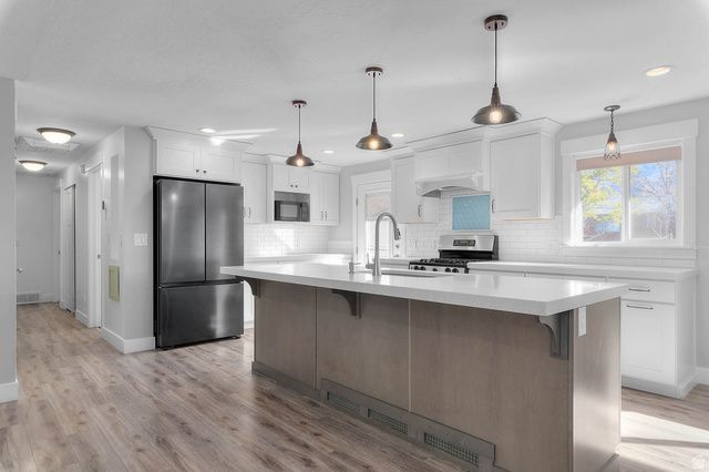 1156 N CHERRYWOOD DR, Layton, UT 84040