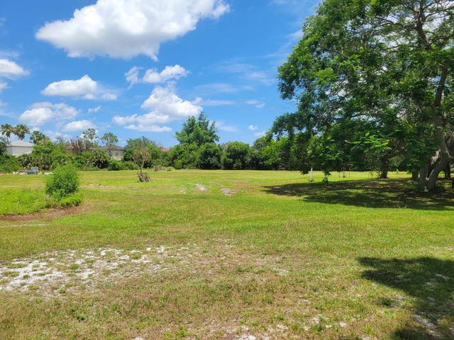 9610 Orange Avenue, Fort Pierce, FL 34945