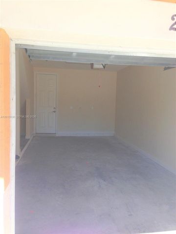 690 Amador Ln 2, West Palm Beach, FL 33401