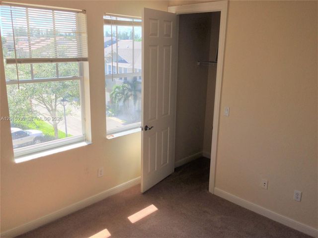 690 Amador Ln 2, West Palm Beach, FL 33401
