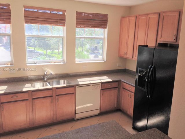 690 Amador Ln 2, West Palm Beach, FL 33401