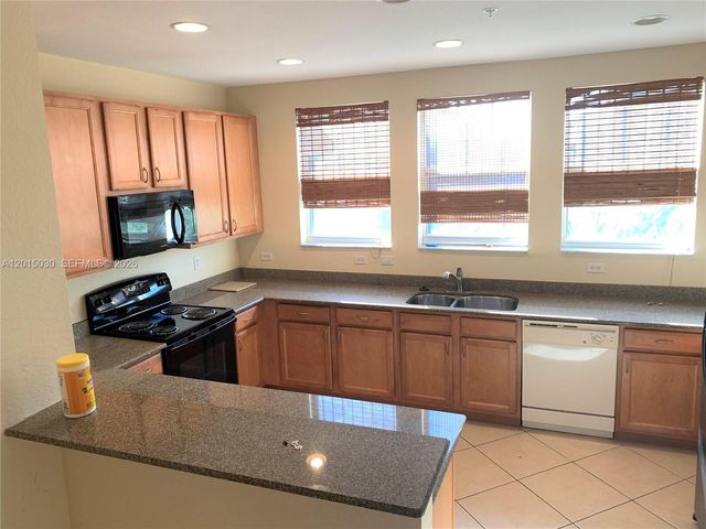 690 Amador Ln 2, West Palm Beach, FL 33401