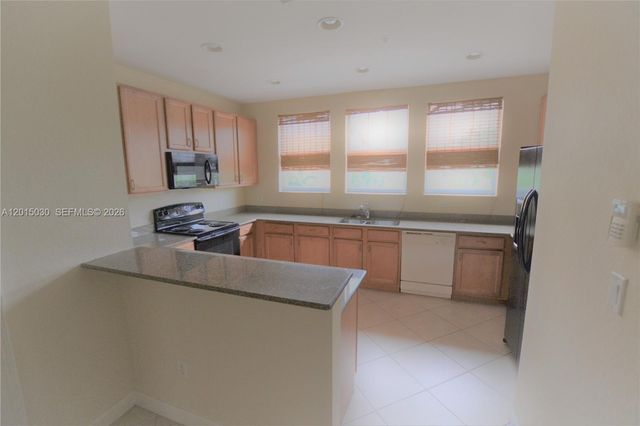 690 Amador Ln 2, West Palm Beach, FL 33401