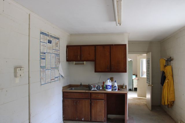 636 Myers Cove Rd, Mc Minnville, TN 37110