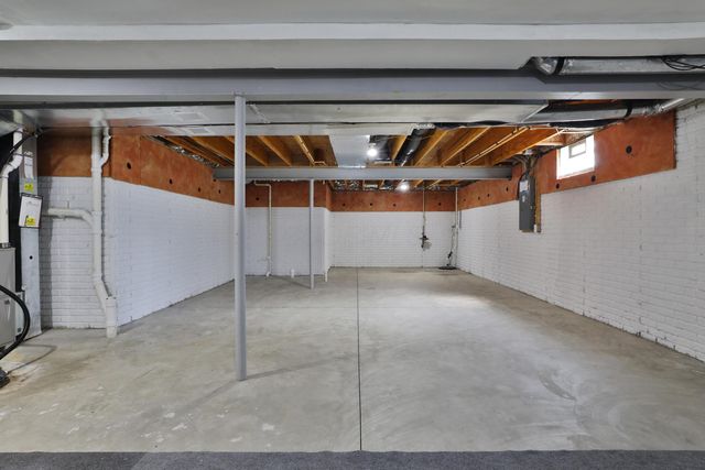 319 Kastlekove Drive, Lewis Center, OH 43035