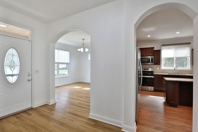 319 Kastlekove Drive, Lewis Center, OH 43035