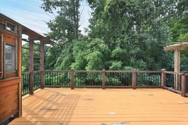 319 Kastlekove Drive, Lewis Center, OH 43035