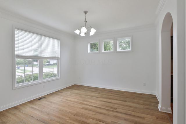 319 Kastlekove Drive, Lewis Center, OH 43035