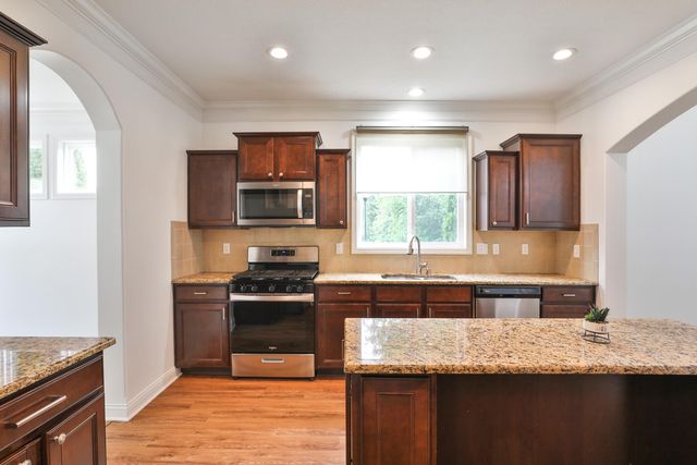 319 Kastlekove Drive, Lewis Center, OH 43035